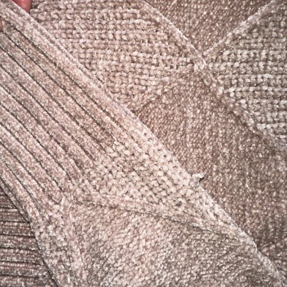 Velvet Soft Chunky Knit Tan Turtleneck Sweater / Women's Small - Picture 8 of 10